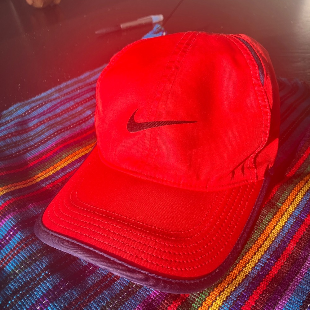 Nike Vibrant red w/navy blue featherlight cap, EUC, OSFM